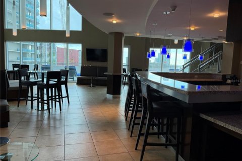 Condo in Miami, Florida, 2 bedrooms № 2391235 - photo 14