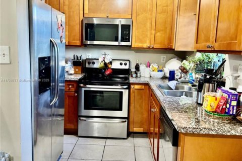 Townhouse in Miami, Florida 3 bedrooms, 97.55 sq.m. № 1860130 - photo 6