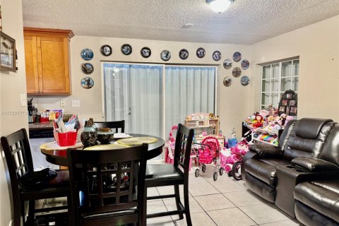 Townhouse in Miami, Florida 3 bedrooms, 97.55 sq.m. № 1860130 - photo 8