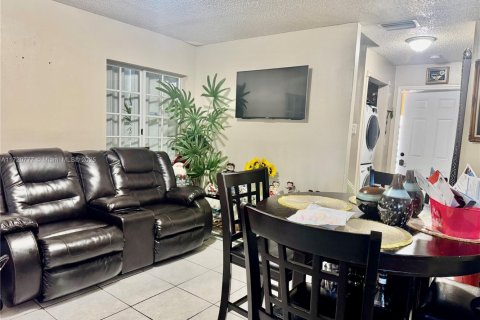 Townhouse in Miami, Florida 3 bedrooms, 97.55 sq.m. № 1860130 - photo 3