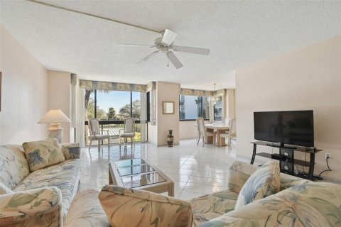 Condominio en venta en Clearwater, Florida, 2 dormitorios, 124.02 m2 № 1540118 - foto 2