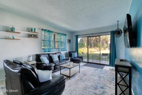 Condo in Daytona Beach, Florida, 2 bedrooms  № 2105604 - photo 7