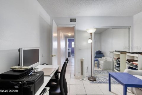 Condo in Daytona Beach, Florida, 2 bedrooms № 2105604 - photo 10
