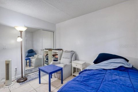 Condo in Daytona Beach, Florida, 2 bedrooms № 2105604 - photo 12