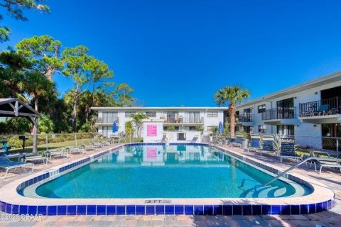 Condo in Daytona Beach, Florida, 2 bedrooms  № 2105604 - photo 20