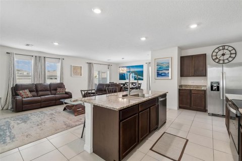 House in Wimauma, Florida 4 bedrooms, 216.28 sq.m. № 2277475 - photo 9