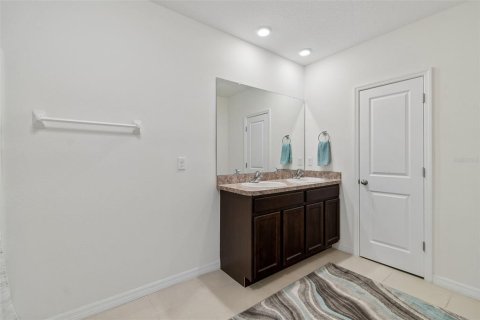 House in Wimauma, Florida 4 bedrooms, 216.28 sq.m. № 2277475 - photo 30