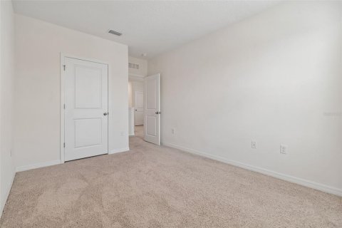 House in Wimauma, Florida 4 bedrooms, 216.28 sq.m. № 2277475 - photo 24