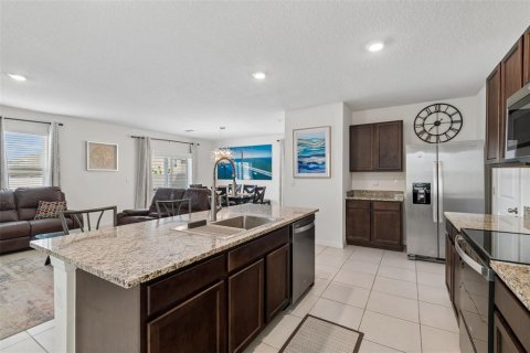 House in Wimauma, Florida 4 bedrooms, 216.28 sq.m. № 2277475 - photo 10