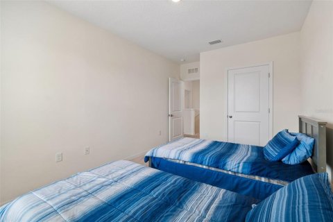 House in Wimauma, Florida 4 bedrooms, 216.28 sq.m. № 2277475 - photo 26