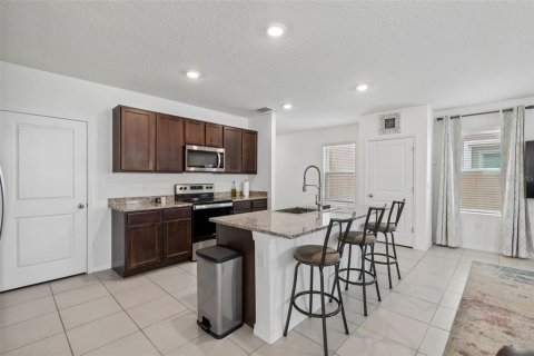 House in Wimauma, Florida 4 bedrooms, 216.28 sq.m. № 2277475 - photo 13