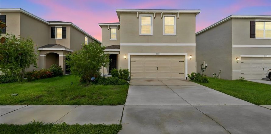 House in Wimauma, Florida 4 bedrooms, 216.28 sq.m. № 2277475