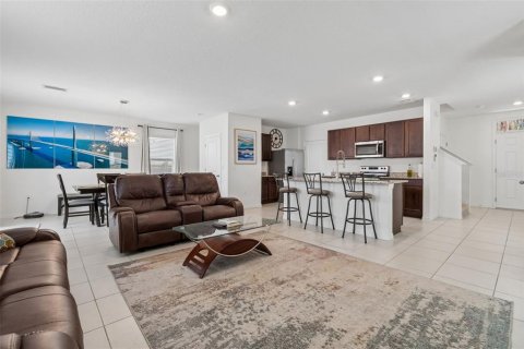 House in Wimauma, Florida 4 bedrooms, 216.28 sq.m. № 2277475 - photo 17