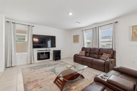 House in Wimauma, Florida 4 bedrooms, 216.28 sq.m. № 2277475 - photo 16