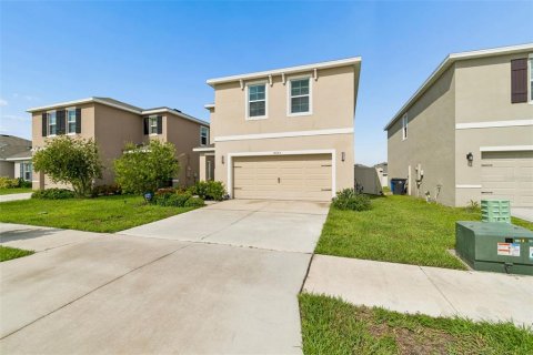 House in Wimauma, Florida 4 bedrooms, 216.28 sq.m. № 2277475 - photo 2