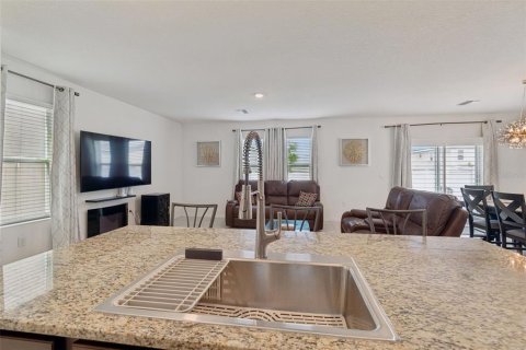 House in Wimauma, Florida 4 bedrooms, 216.28 sq.m. № 2277475 - photo 11