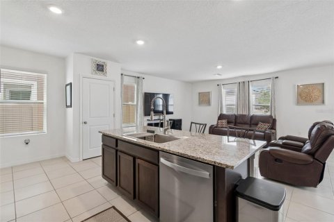 House in Wimauma, Florida 4 bedrooms, 216.28 sq.m. № 2277475 - photo 12