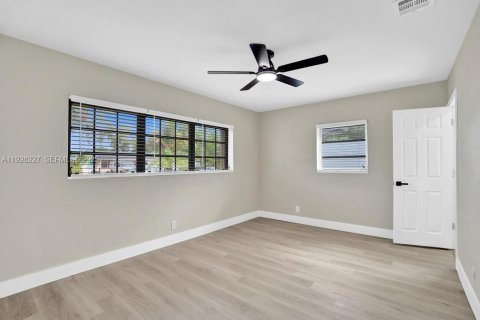 Casa en venta en Pembroke Pines, Florida, 3 dormitorios, 125.6 m2 № 1986371 - foto 23