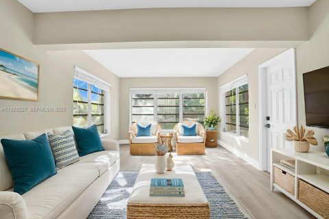 Casa en venta en Pembroke Pines, Florida, 3 dormitorios, 125.6 m2 № 1986371 - foto 3