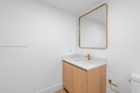 Condo in Miami, Florida  № 2180120 - photo 23