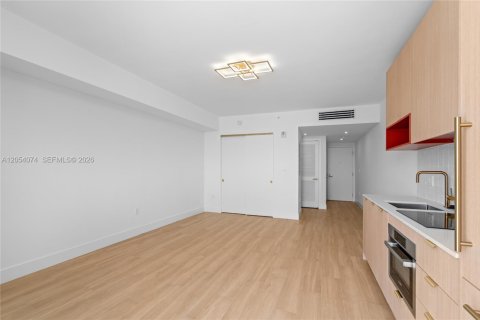 Condo in Miami, Florida  № 2180120 - photo 8