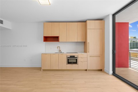 Condo in Miami, Florida  № 2180120 - photo 4