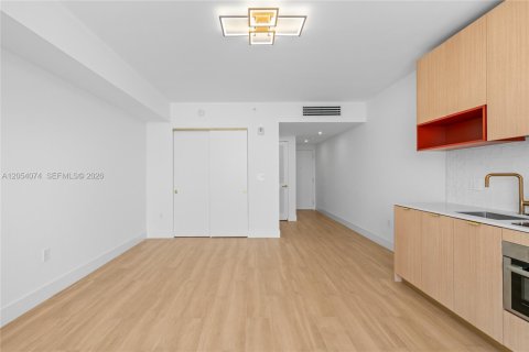 Condo in Miami, Florida  № 2180120 - photo 6