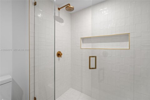 Condo in Miami, Florida  № 2180120 - photo 22