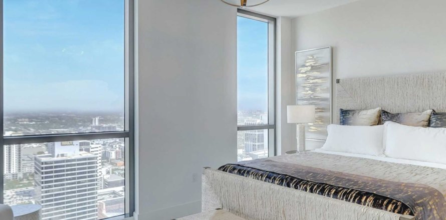 Apartment in 100 LAS OLAS in Fort Lauderdale, Florida 4 bedrooms, 479 sq.m. № 38227