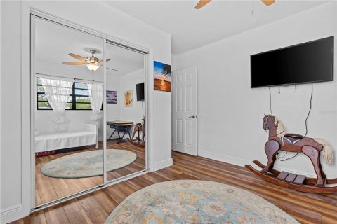 Casa en venta en Brandon, Florida, 3 dormitorios, 213.12 m2 № 1838390 - foto 5