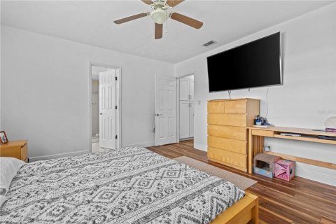 Casa en venta en Brandon, Florida, 3 dormitorios, 213.12 m2 № 1838390 - foto 13