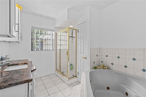 Casa en venta en Brandon, Florida, 3 dormitorios, 213.12 m2 № 1838390 - foto 29