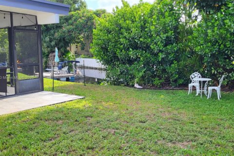 House in Plantation, Florida 3 bedrooms, 147.9 sq.m. № 1840719 - photo 3