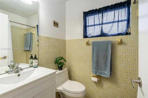 House in Plantation, Florida 3 bedrooms, 147.9 sq.m. № 1840719 - photo 21
