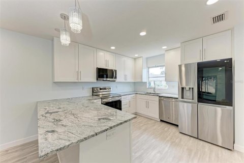 Villa ou maison à vendre à Bradenton, Floride: 1 chambre, 67.26 m2 № 1535470 - photo 11