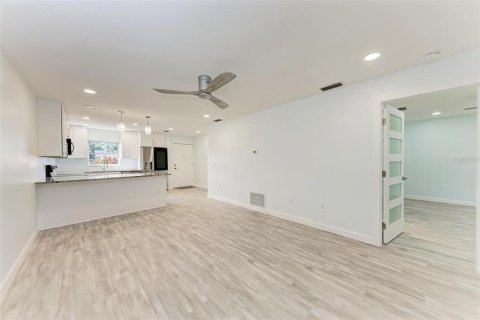 Casa en venta en Bradenton, Florida, 1 dormitorio, 67.26 m2 № 1535470 - foto 8