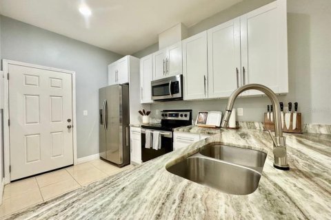 Villa ou maison à louer à Tampa, Floride: 3 chambres, 140.47 m2 № 2106999 - photo 8