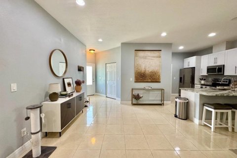 Villa ou maison à louer à Tampa, Floride: 3 chambres, 140.47 m2 № 2106999 - photo 6