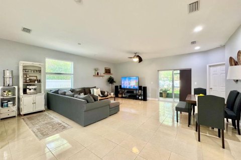 Villa ou maison à louer à Tampa, Floride: 3 chambres, 140.47 m2 № 2106999 - photo 11