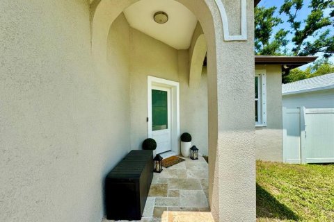 Villa ou maison à louer à Tampa, Floride: 3 chambres, 140.47 m2 № 2106999 - photo 3