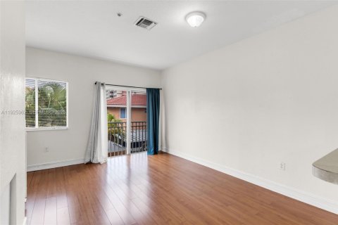 Condominio en alquiler en Miami, Florida, 2 dormitorios, 87.33 m2 № 1984459 - foto 15