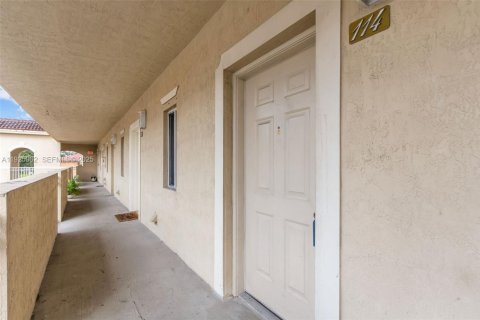 Condominio en alquiler en Miami, Florida, 2 dormitorios, 87.33 m2 № 1984459 - foto 9