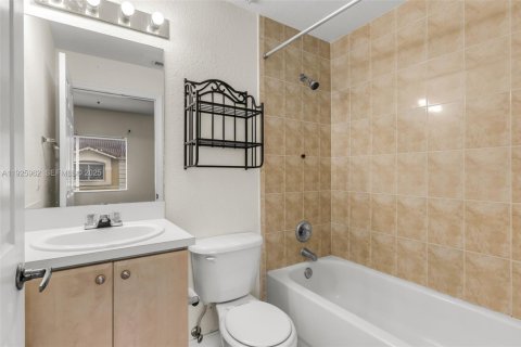 Condominio en alquiler en Miami, Florida, 2 dormitorios, 87.33 m2 № 1984459 - foto 21