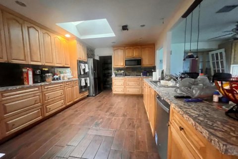 Casa en venta en West Palm Beach, Florida, 6 dormitorios, 304.44 m2 № 1221215 - foto 1