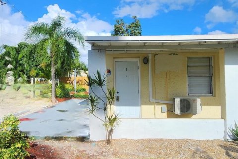 Propiedad comercial en alquiler en Hollywood, Florida, 122.54 m2 № 1949293 - foto 5