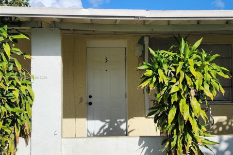 Propiedad comercial en alquiler en Hollywood, Florida, 122.54 m2 № 1949293 - foto 29