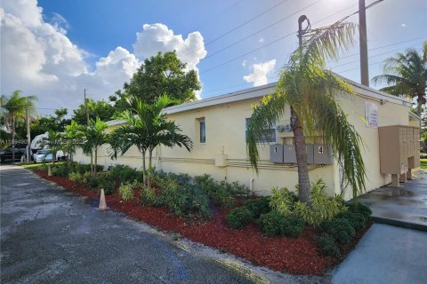 Propiedad comercial en alquiler en Hollywood, Florida, 122.54 m2 № 1949293 - foto 3