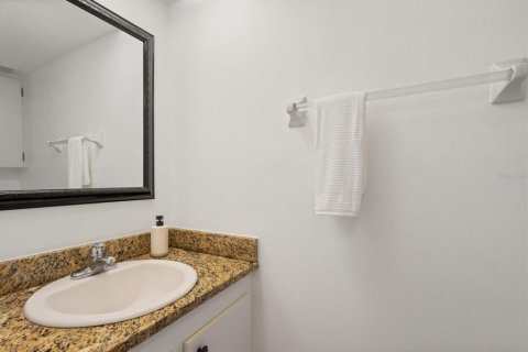 Condo in Bradenton, Florida, 2 bedrooms  № 1543000 - photo 19