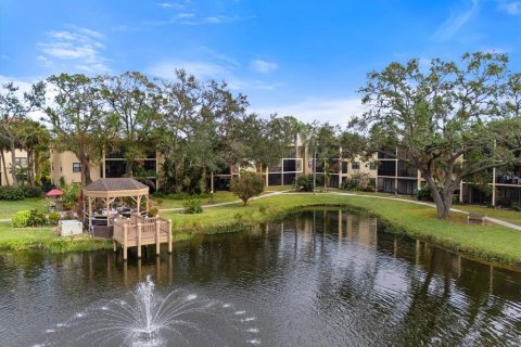 Condo in Bradenton, Florida, 2 bedrooms  № 1543000 - photo 1