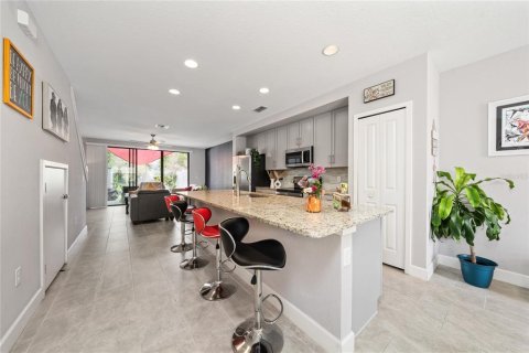 Touwnhouse à vendre à Kissimmee, Floride: 3 chambres, 147.81 m2 № 2111891 - photo 7